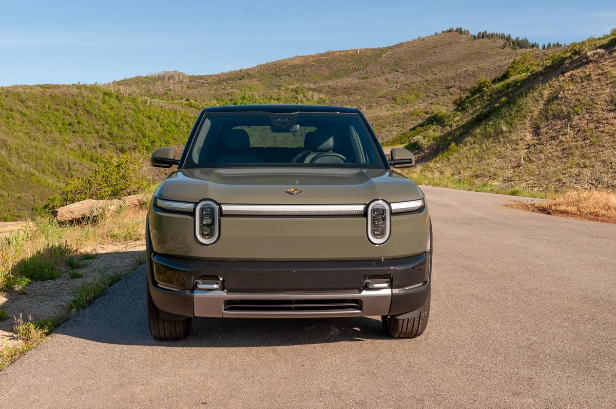 Rivian R2 · 2026 — фото автомобиля