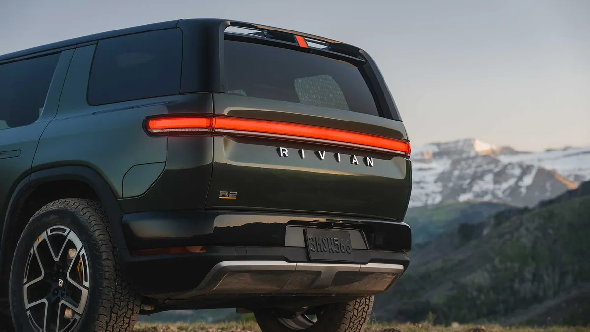 Rivian R2 · 2026 — фото автомобиля