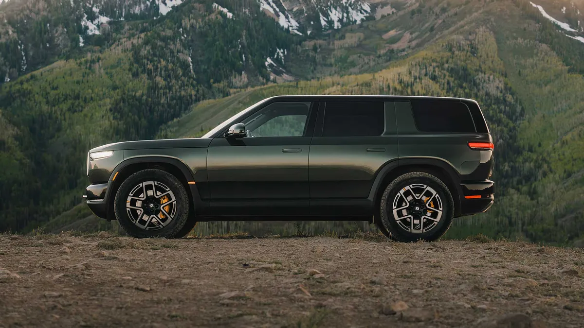 Rivian R2 · 2026 — фото автомобиля