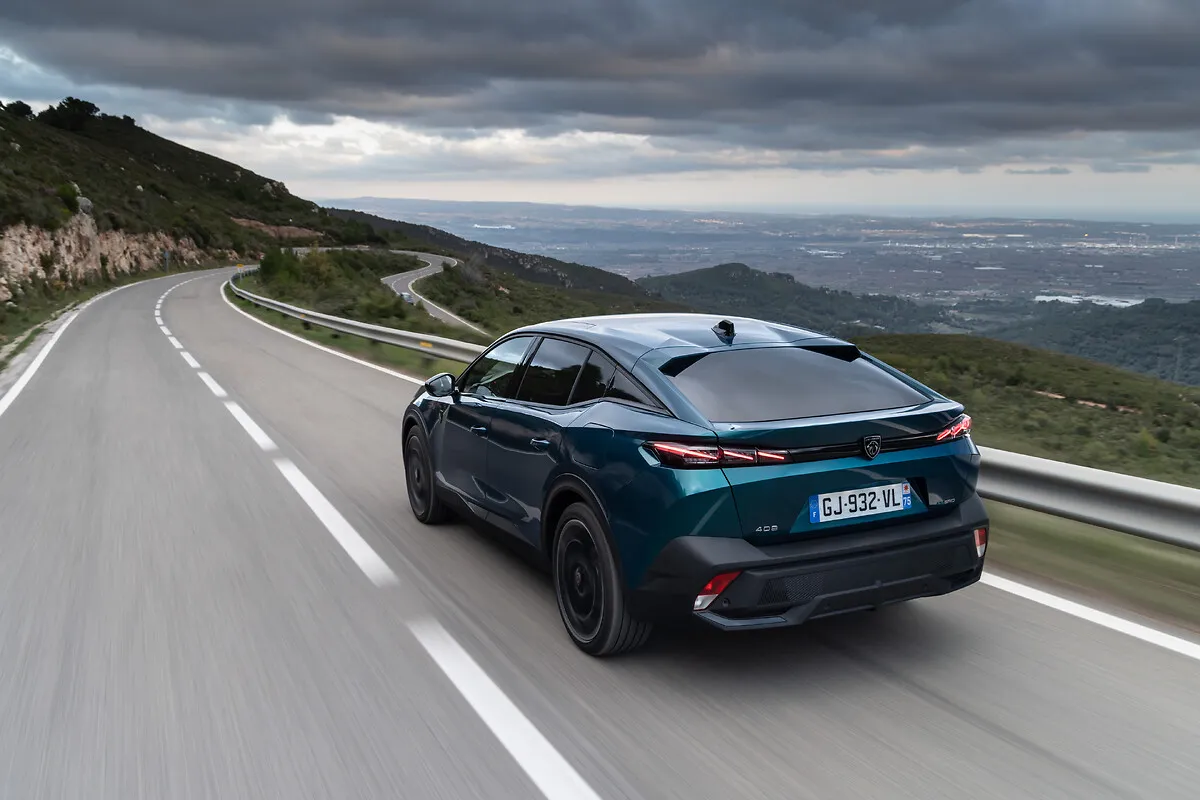Peugeot 408 · III Рестайлинг — фото автомобиля