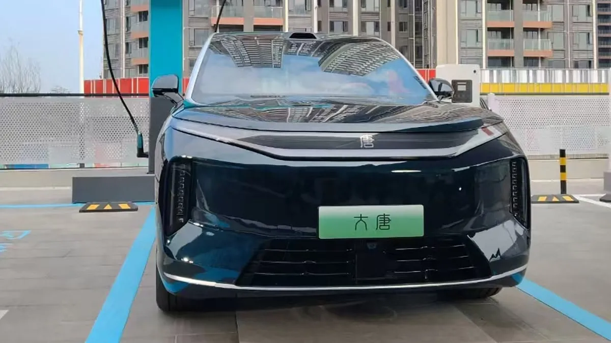 BYD Tang · III — фото автомобиля