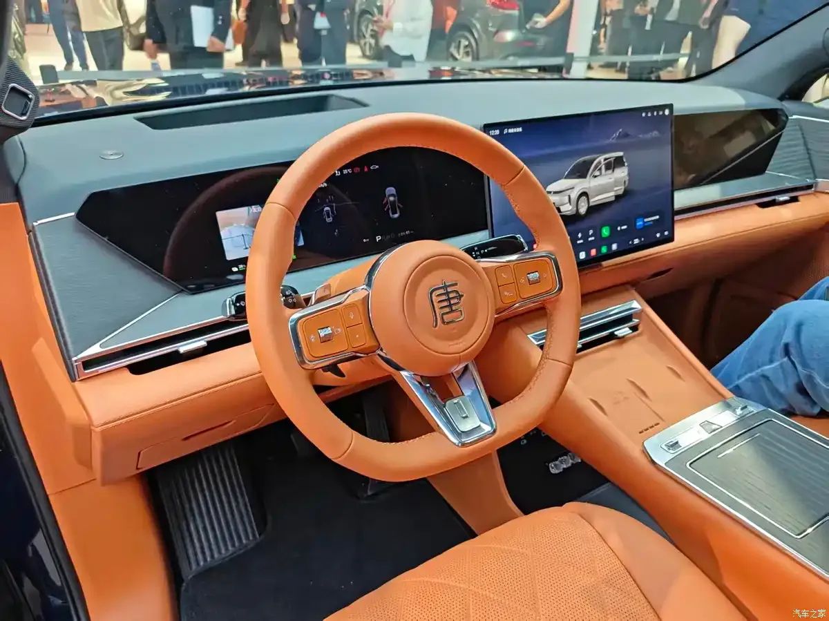BYD Tang · III — фото автомобиля
