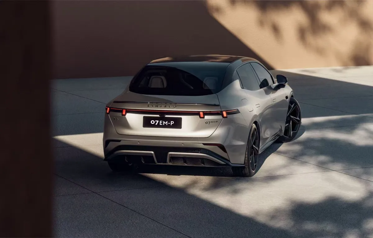 Lynk & Co 07 · I Рестайлинг — фото автомобиля