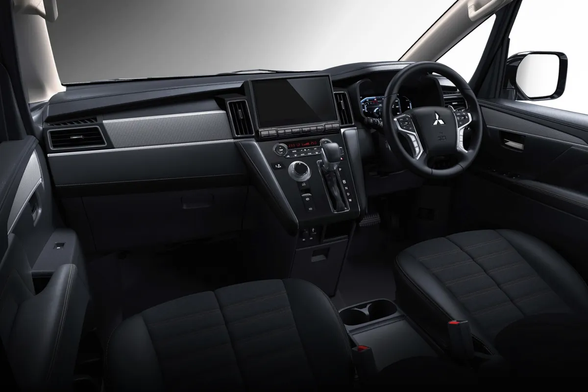 Mitsubishi Delica D:5 · I Рестайлинг 2 — салон