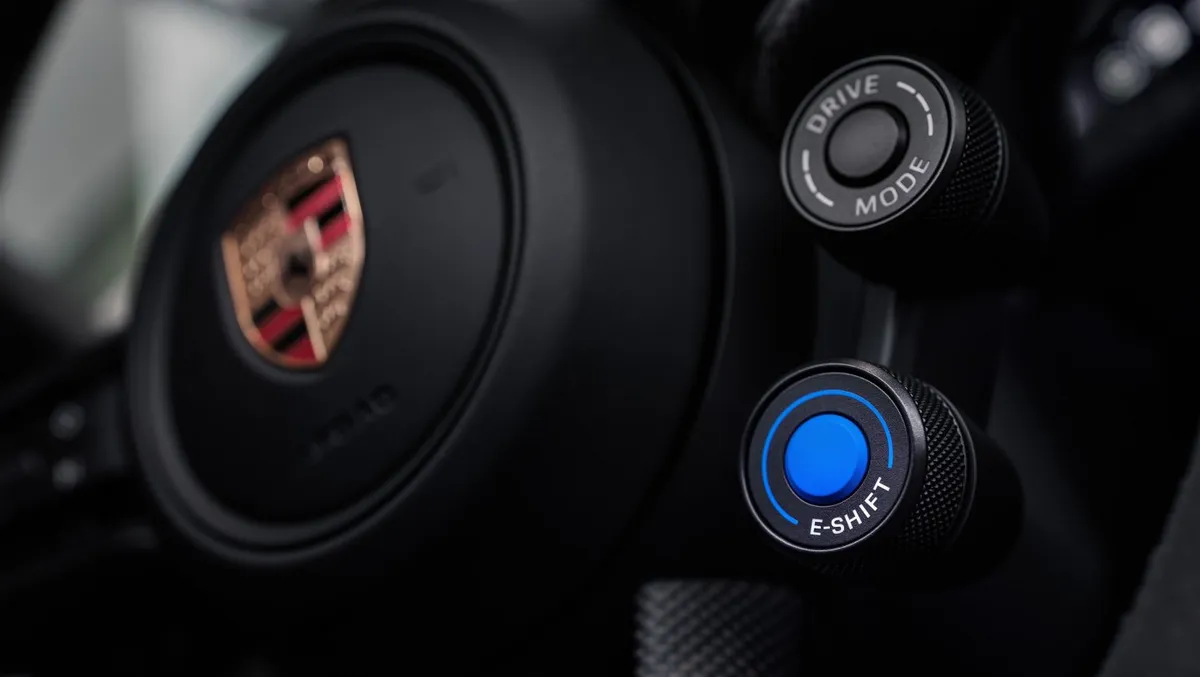 Porsche Taycan · I Рестайлинг — фото автомобиля
