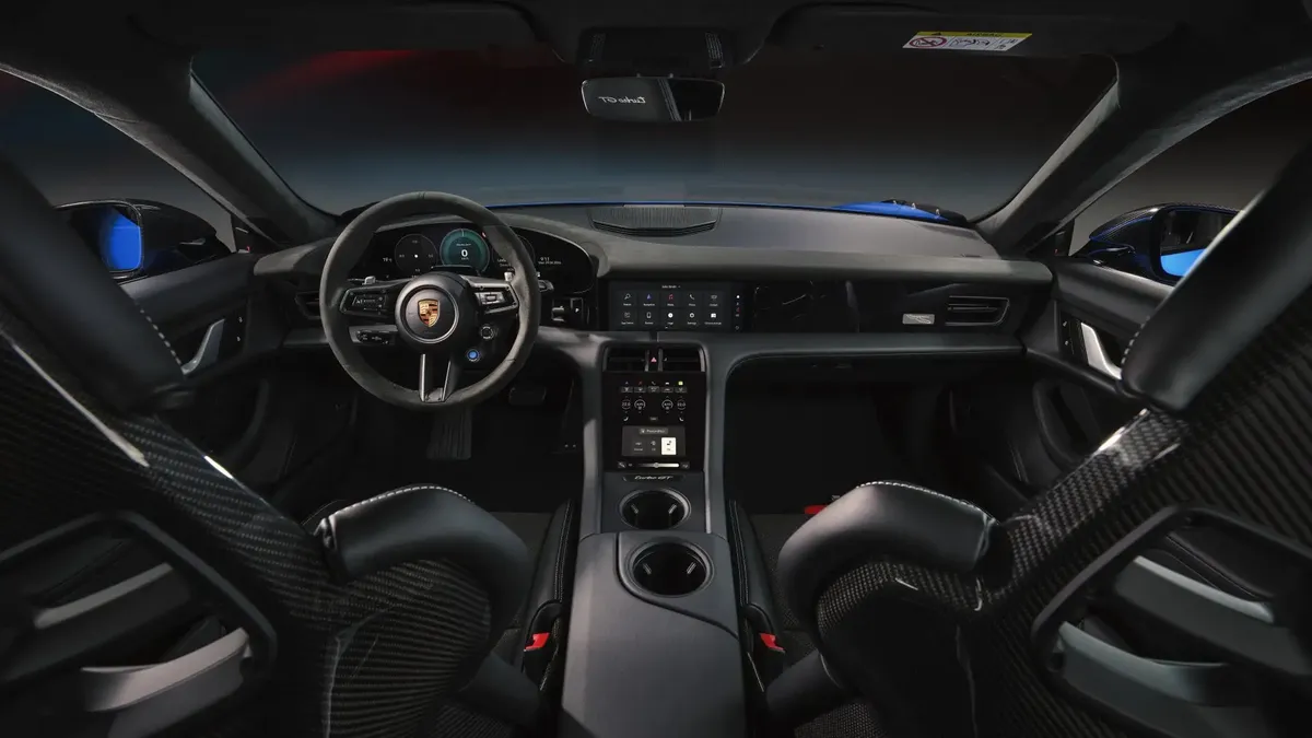 Porsche Taycan · I Рестайлинг — фото автомобиля
