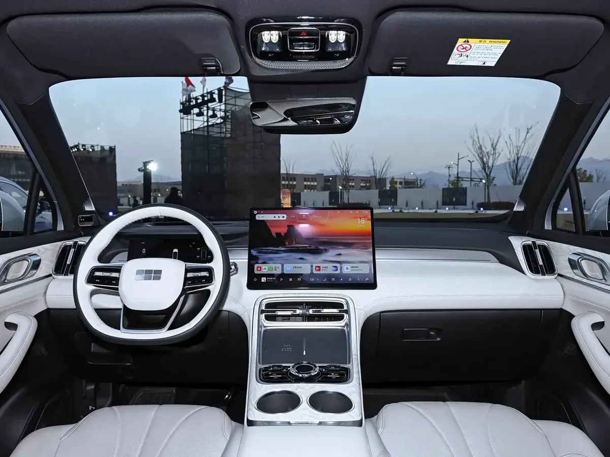 Geely Galaxy M7 · 2026 — фото автомобиля