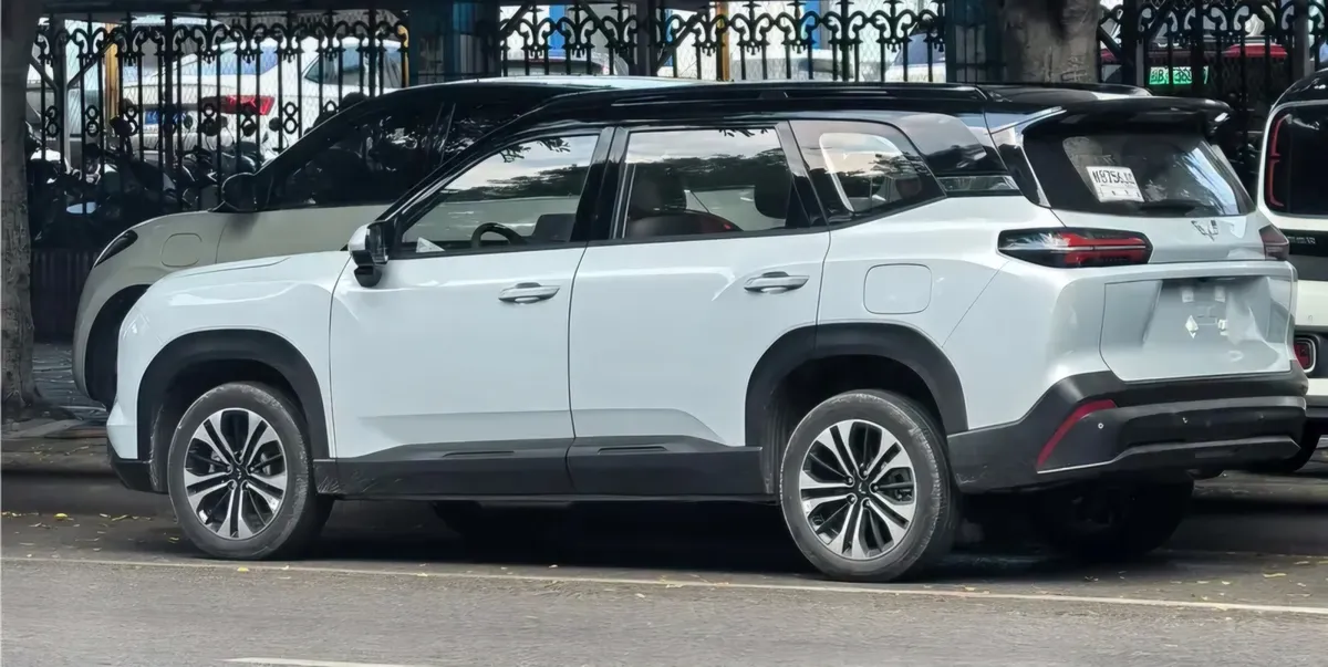 Wuling Starlight 560 · 2026 — фото автомобиля