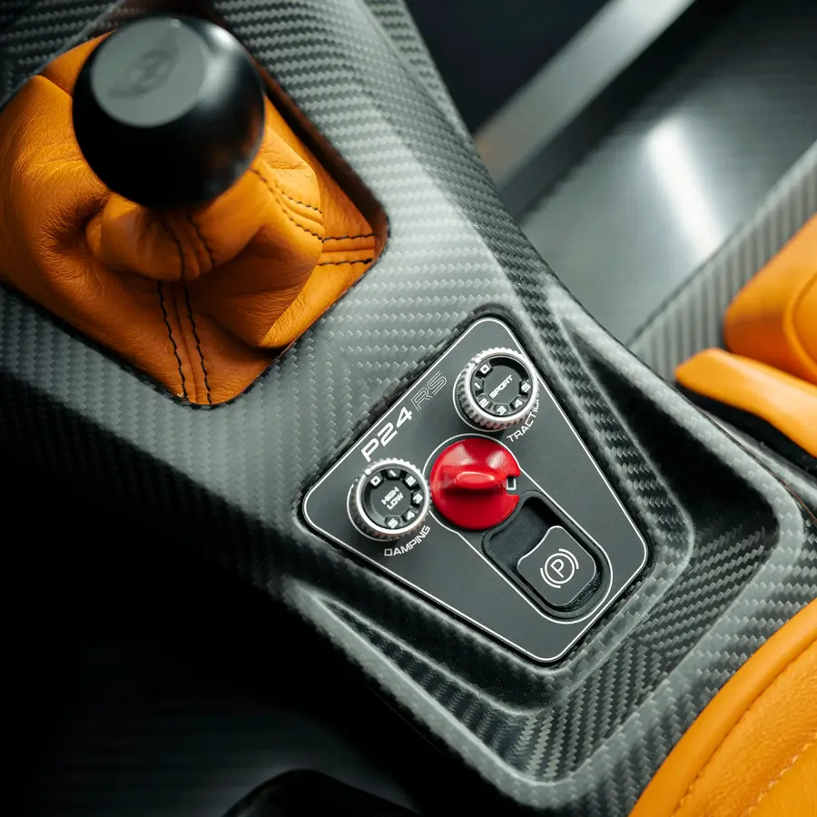 Donkervoort P24 RS · 2026 — салон