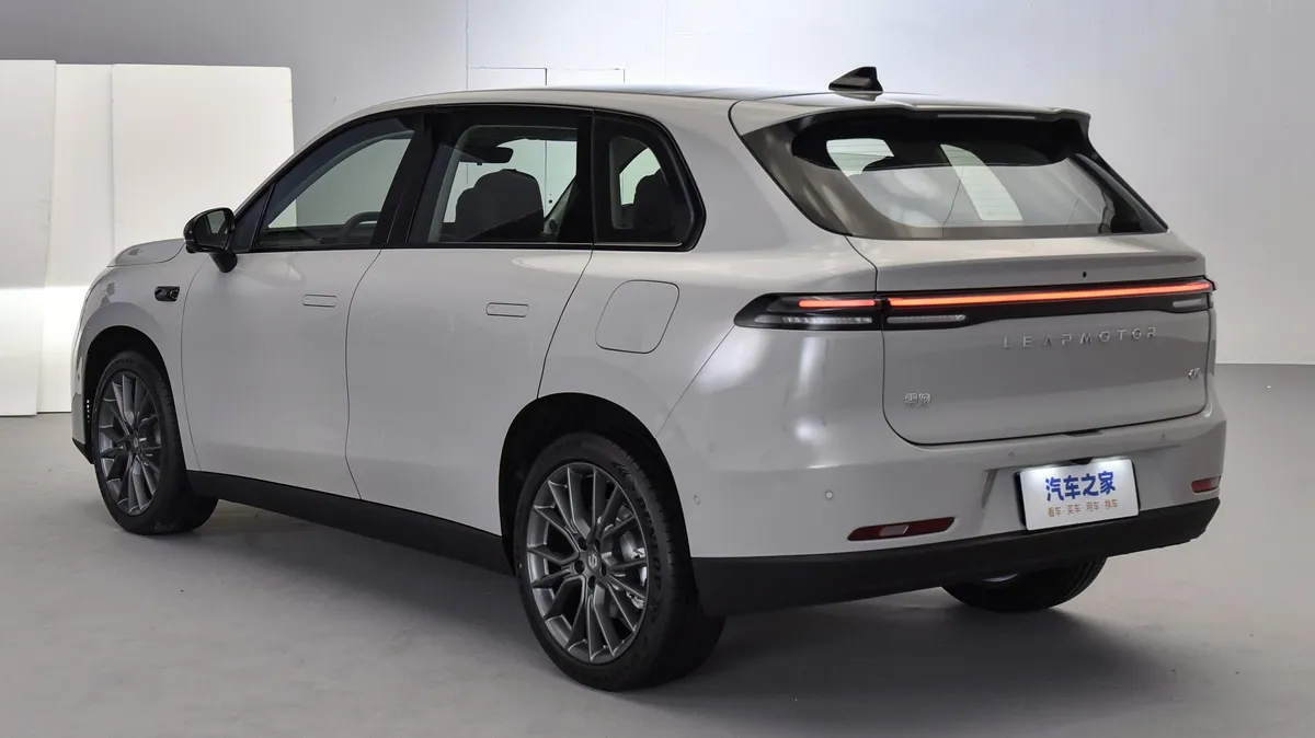 Leapmotor C10 · I Рестайлинг — фото автомобиля