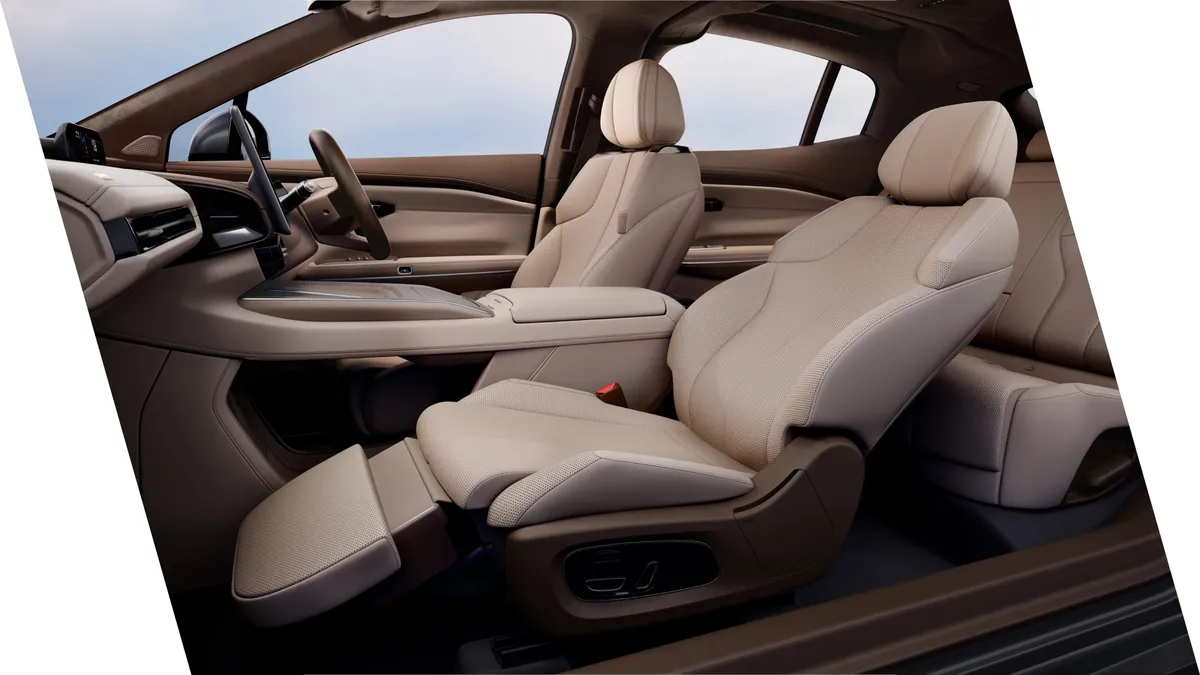 GAC Hyptec HT · 2026 — салон