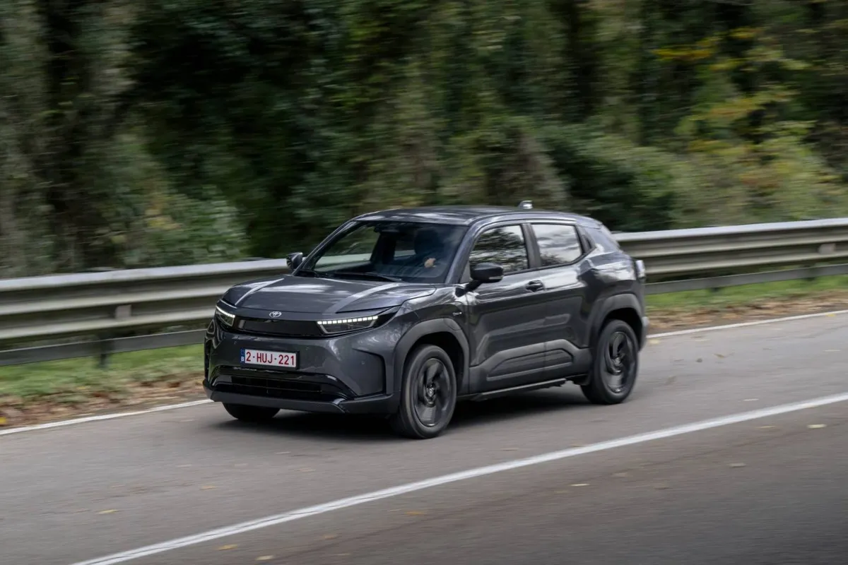 Toyota Urban Cruiser · IV — фото автомобиля