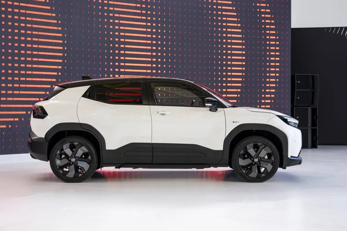 Toyota Urban Cruiser · IV — фото автомобиля