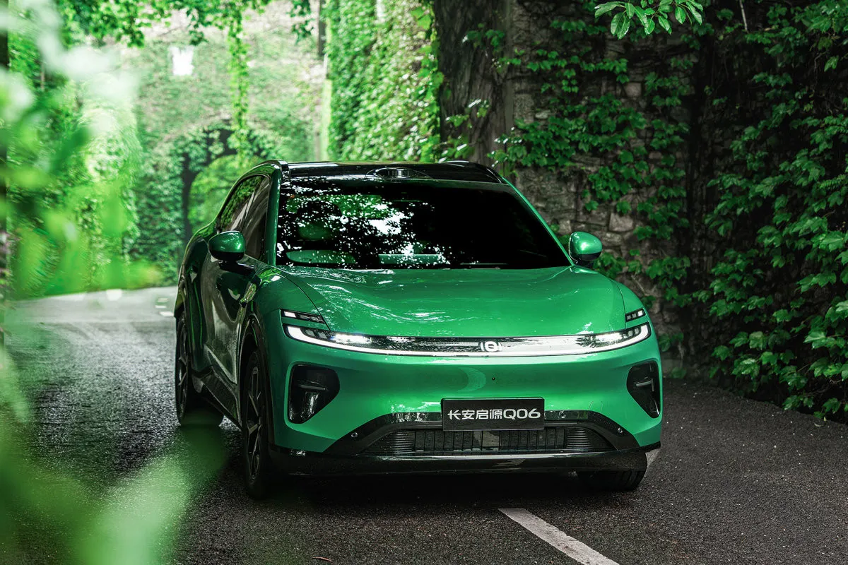 Changan Qiyuan Q06 · 2026 — фото автомобиля