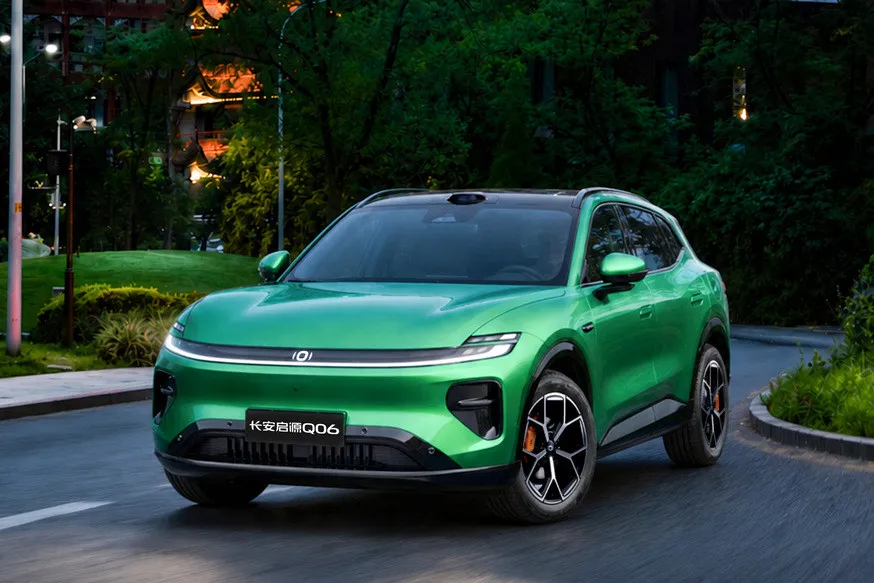 Changan Qiyuan Q06 · 2026 — фото автомобиля