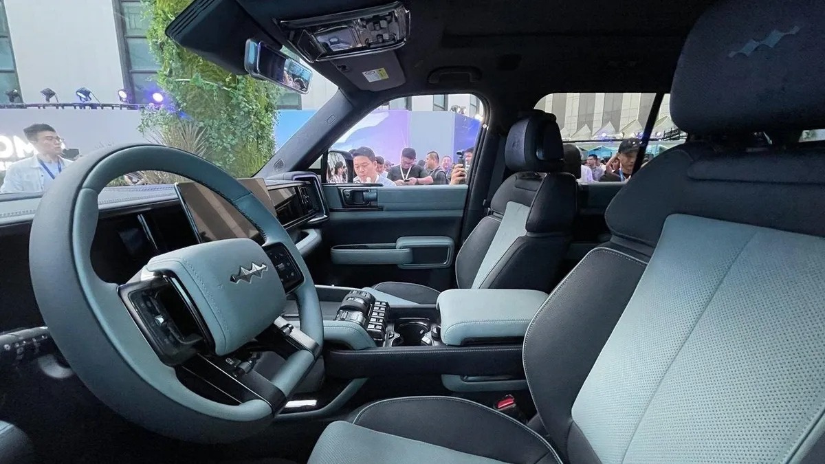 BYD FangChengBao Leopard 5 · I Рестайлинг — фото автомобиля