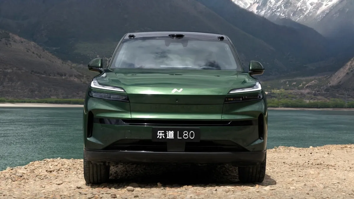 NIO Onvo L80 · 2026 — фото автомобиля