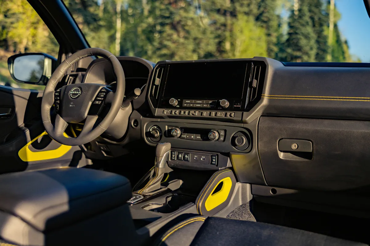 Nissan Frontier · III Рестайлинг — фото автомобиля