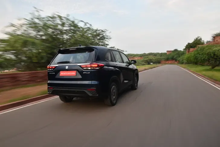 Suzuki Invicto · 2026 — внешний вид