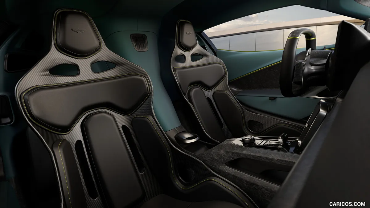 Aston Martin Valhalla · 2025–2026 — фото автомобиля