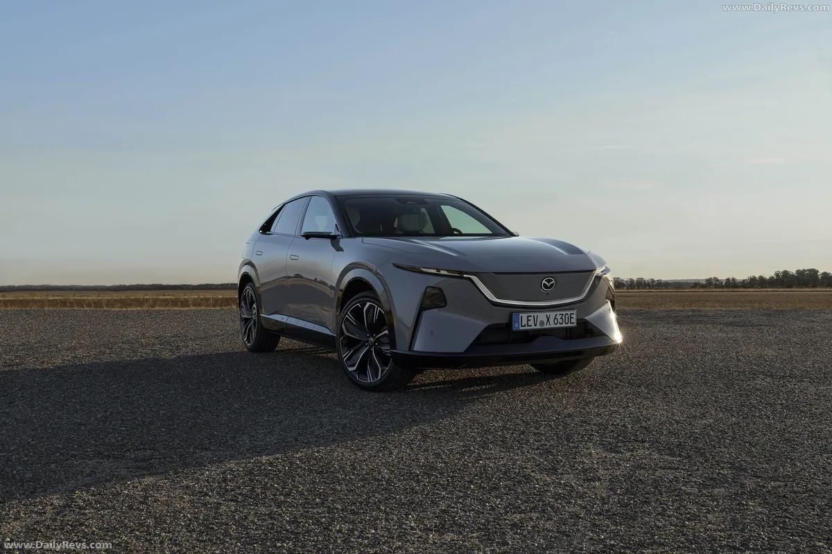 Mazda CX-6e · 2026 — внешний вид