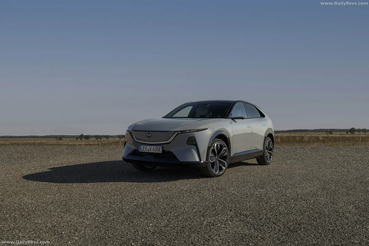 Mazda CX-6e · 2026 — внешний вид