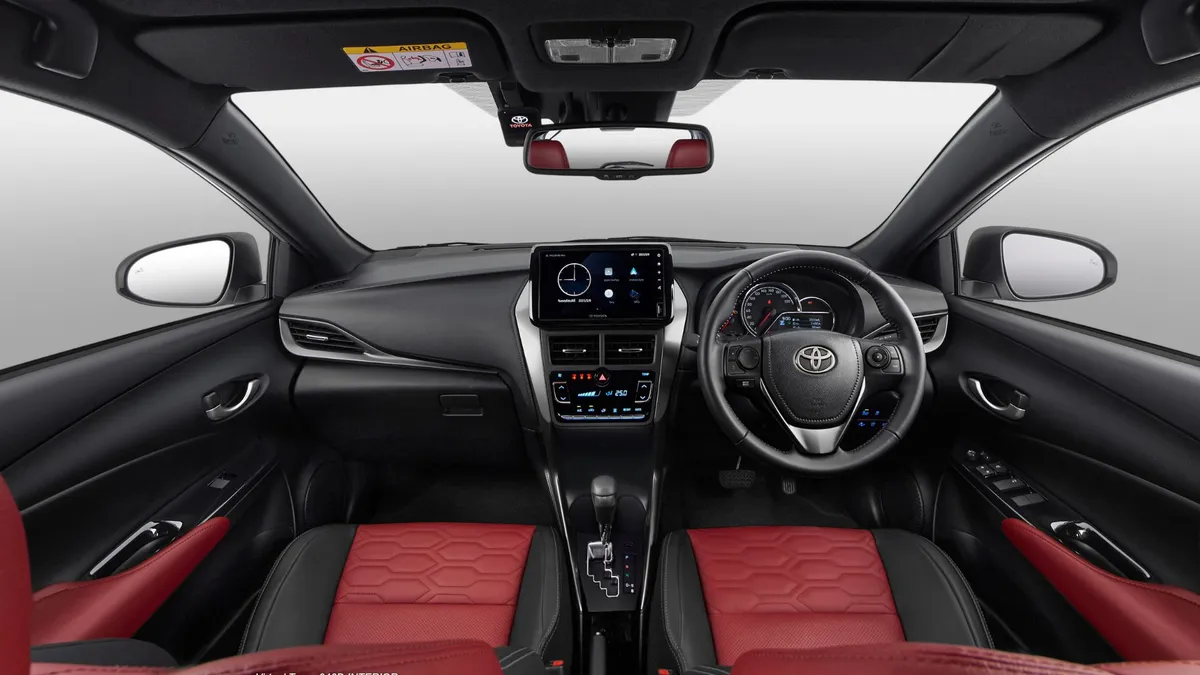 Toyota Yaris · IV Рестайлинг — фото автомобиля